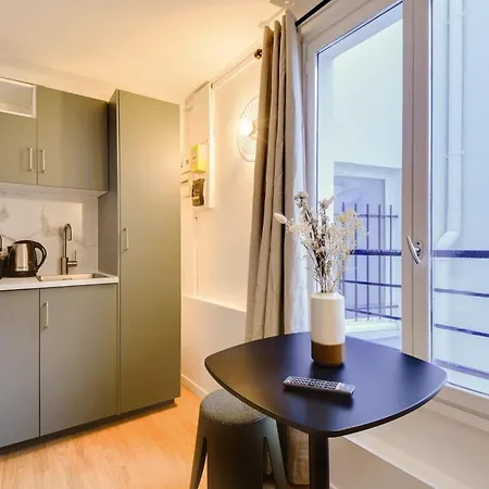 Apartment Cozy Parisian Paris