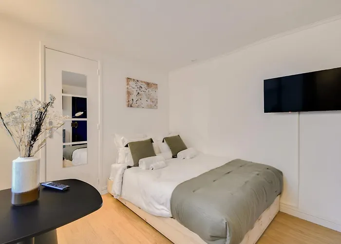 Apartment Cozy Parisian Paris